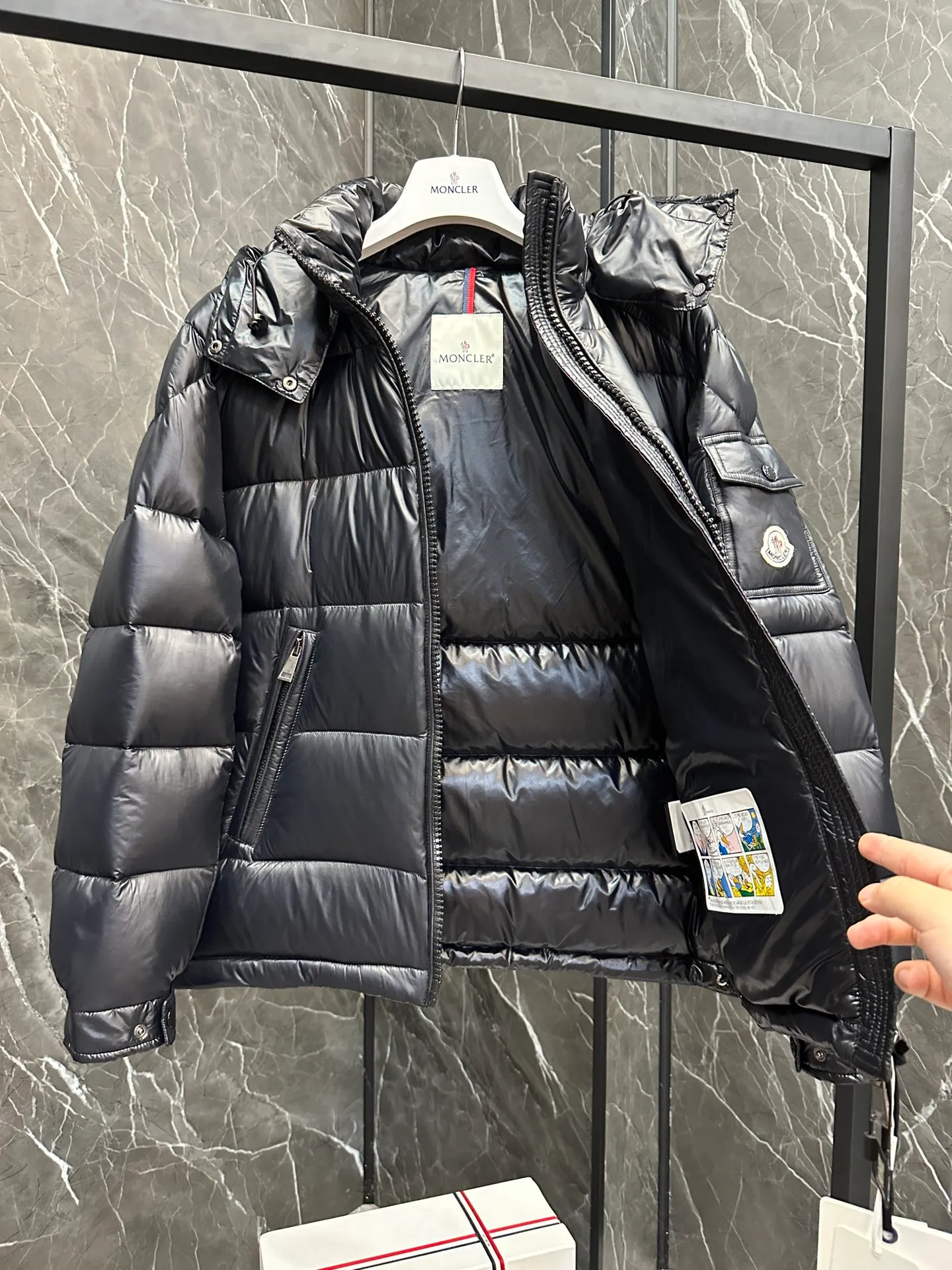⬆️Moncler Maire Classic Black.Classic .(⚠️95 ，850+ ) （⚠️ ） White , , , , . Maire ， Moncler Classic ， 。 Maire Moncler Classic ， 。 ， ， ， 。 • • • • • • • Size: 0-3.